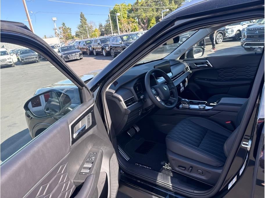 2025 Mitsubishi Outlander SEL Sport Utility 4D