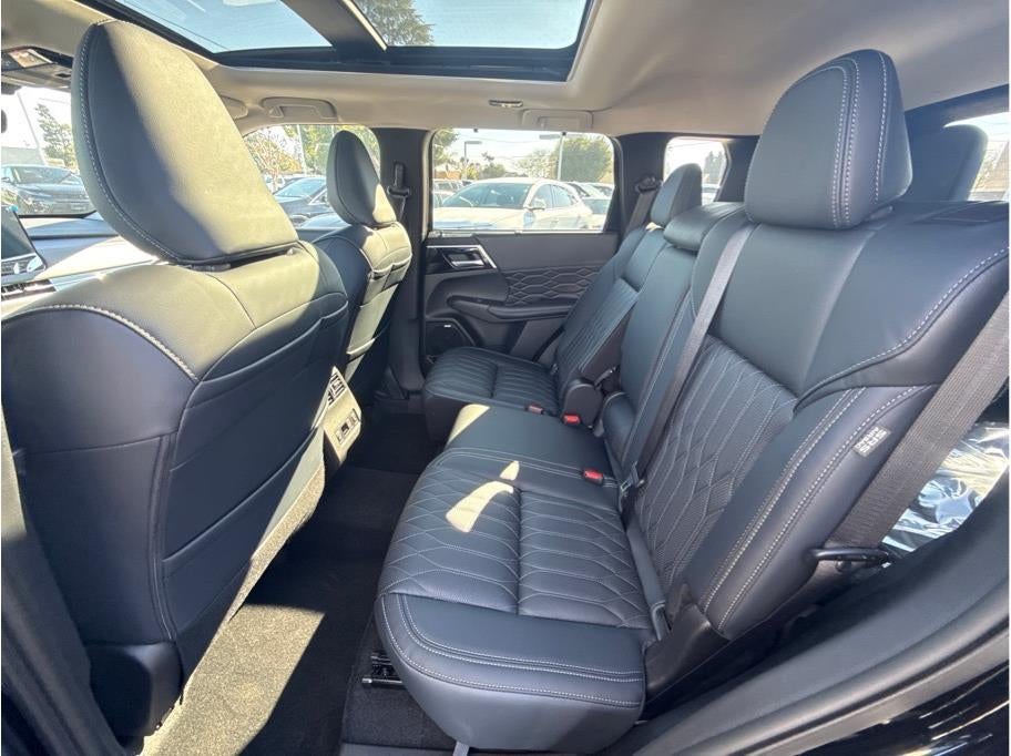 2025 Mitsubishi Outlander SEL Sport Utility 4D