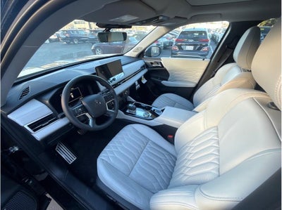 2025 Mitsubishi Outlander SEL