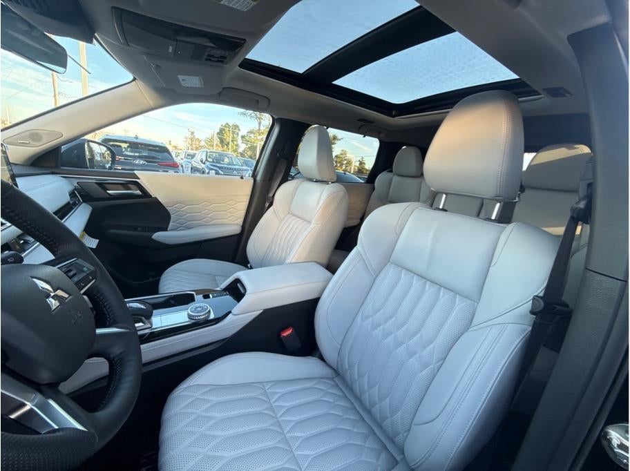 2025 Mitsubishi Outlander SEL