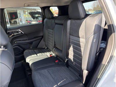 2025 Mitsubishi Outlander PHEV SE Sport Utility 4D