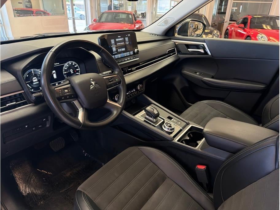 2024 Mitsubishi Outlander PHEV SE Sport Utility 4D