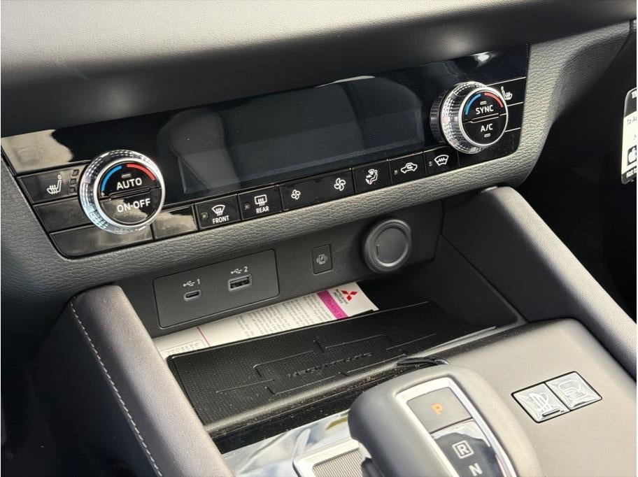 2025 Mitsubishi Outlander PHEV SE Tech Package