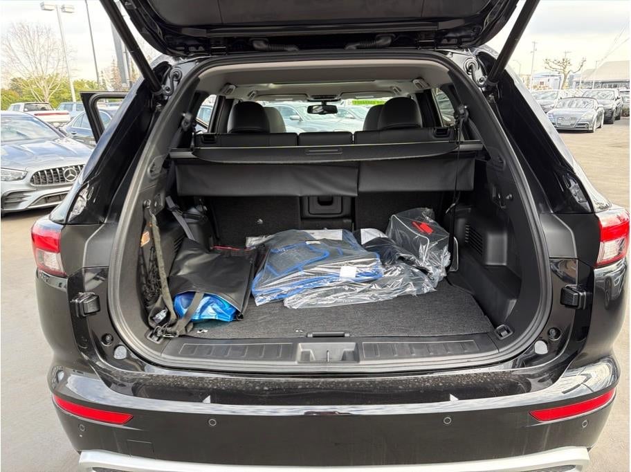 2025 Mitsubishi Outlander PHEV SE Tech Package