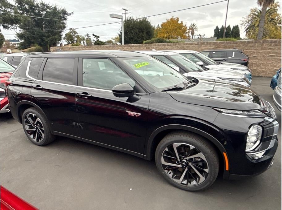 2025 Mitsubishi Outlander PHEV SE