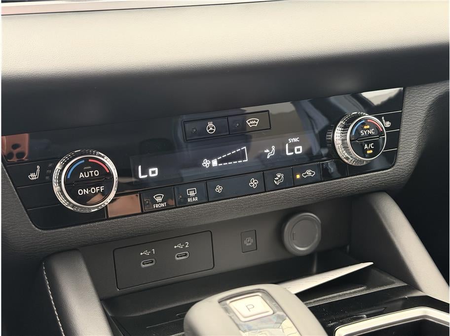2026 Mitsubishi Outlander PHEV SE