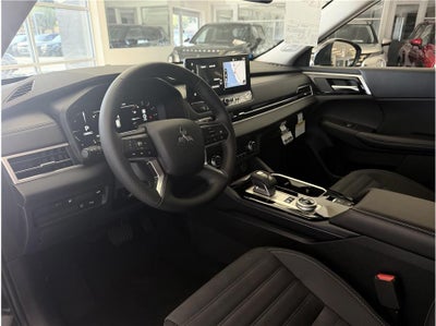 2026 Mitsubishi Outlander PHEV SE