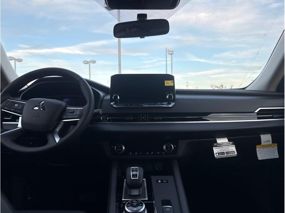 2025 Mitsubishi Outlander PHEV SE