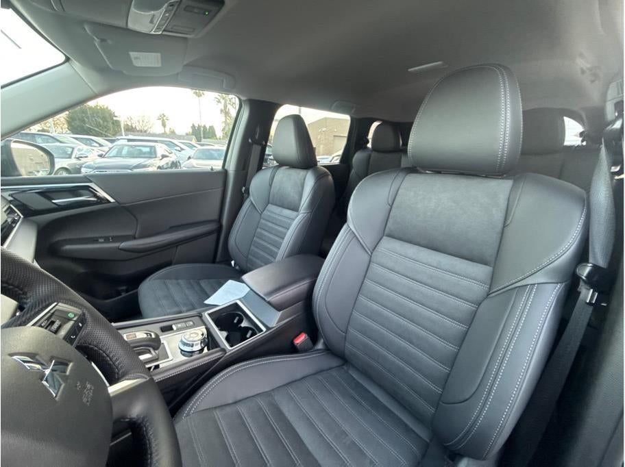 2025 Mitsubishi Outlander PHEV SE