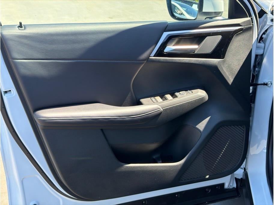 2025 Mitsubishi Outlander PHEV SE