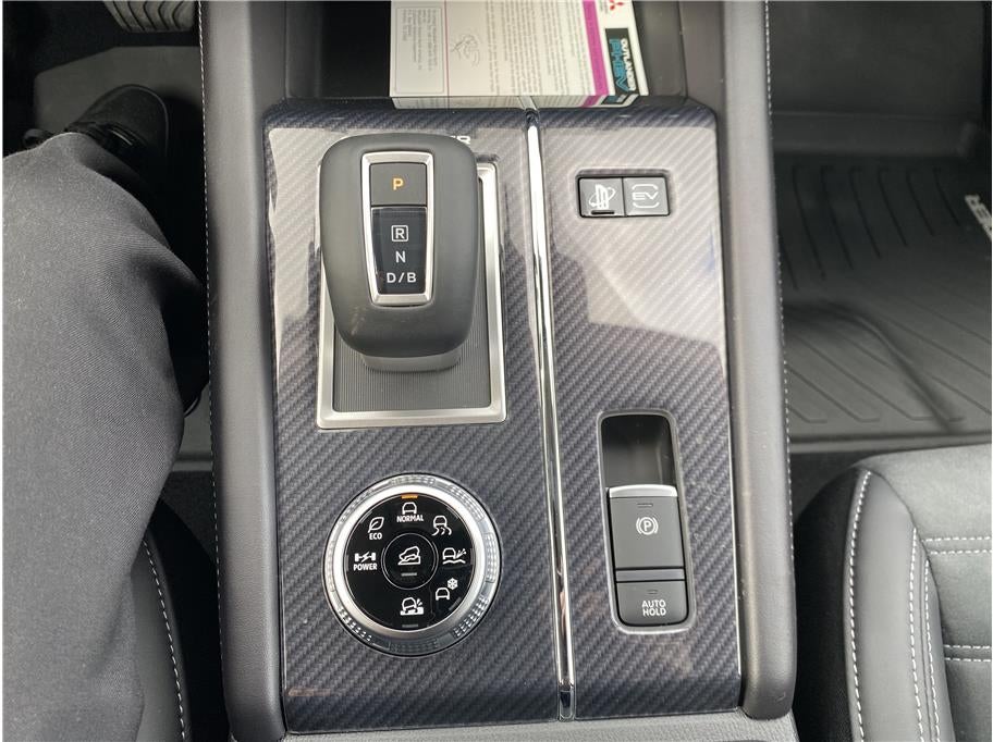 2025 Mitsubishi Outlander PHEV SE