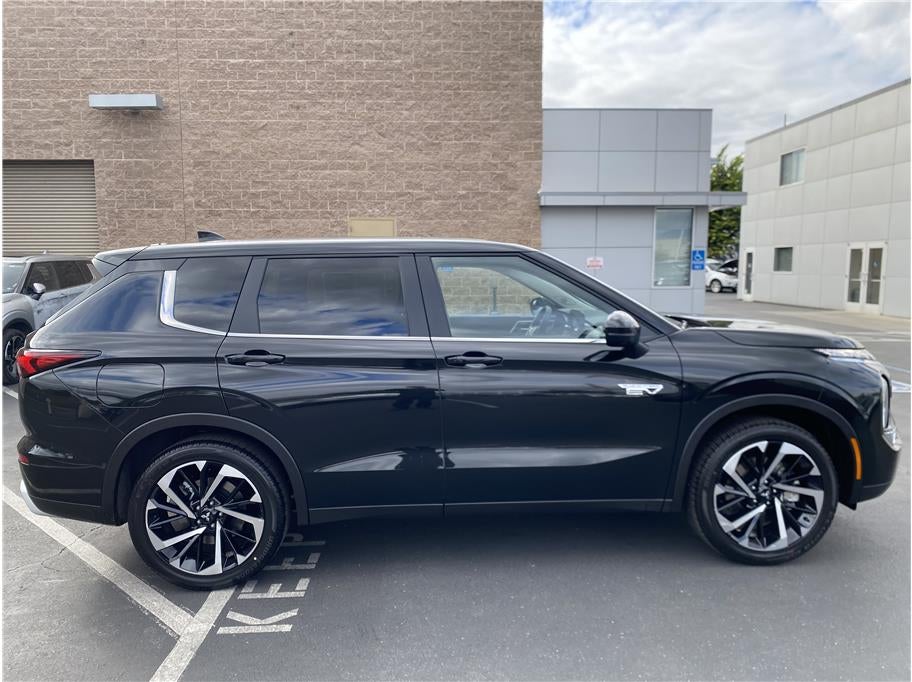 2025 Mitsubishi Outlander PHEV SE