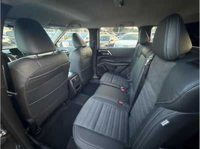 2025 Mitsubishi Outlander PHEV SE