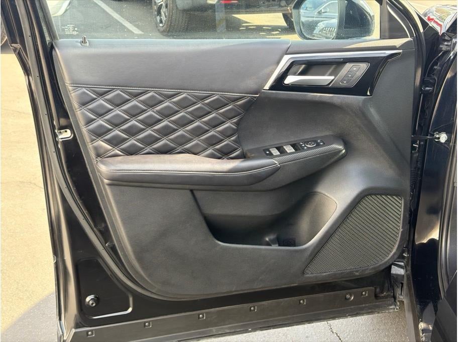 2024 Mitsubishi Outlander PHEV SEL Sport Utility 4D