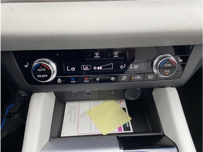 2025 Mitsubishi Outlander PHEV SEL