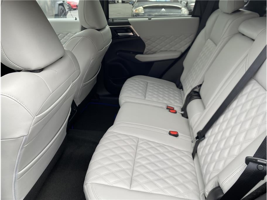 2025 Mitsubishi Outlander PHEV SEL