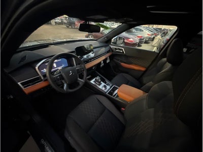 2025 Mitsubishi Outlander PHEV SEL Premium Pacakge