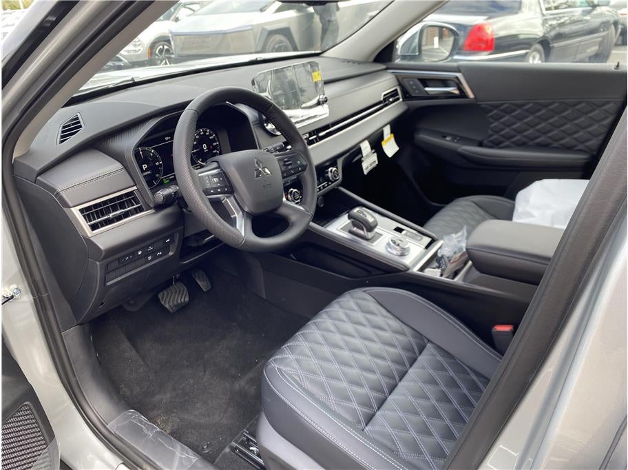 2025 Mitsubishi Outlander PHEV SEL