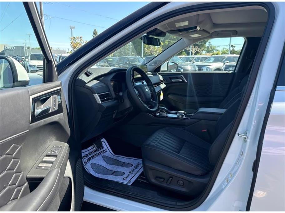 2025 Mitsubishi Outlander PHEV SEL Sport Utility 4D
