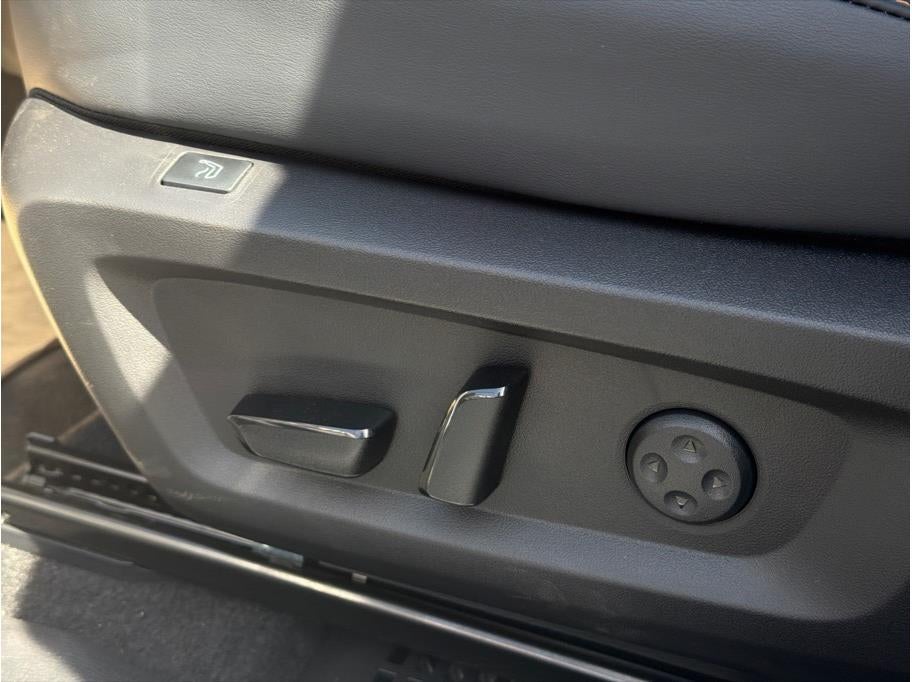 2025 Mitsubishi Outlander PHEV SEL Platinum Edition Sport Utility 4D