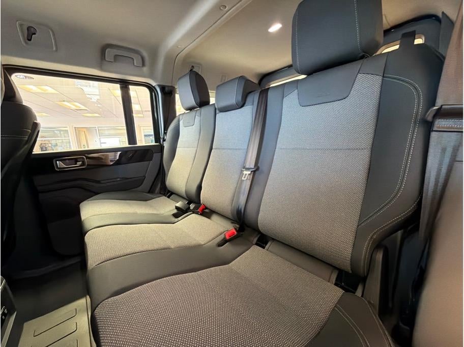2025 INEOS Grenadier Station Wagon Sport Utility 4D