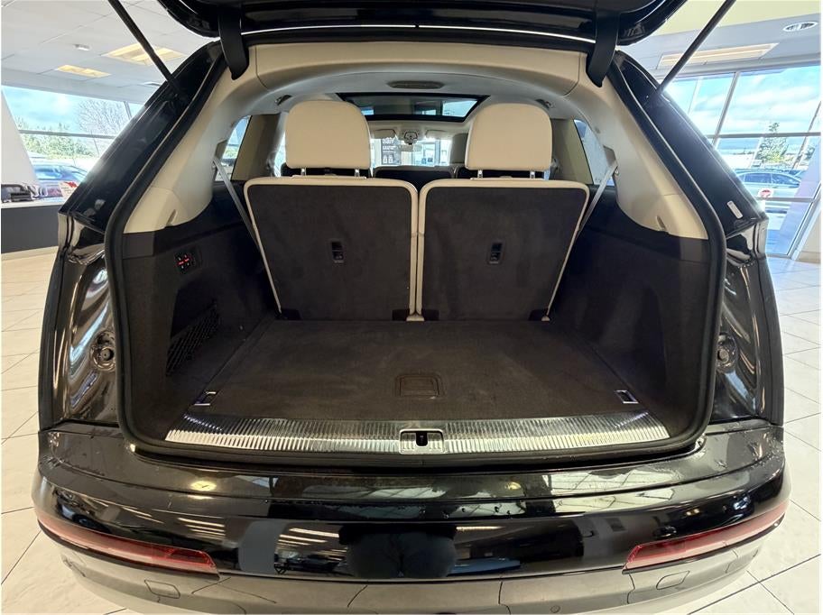 2019 Audi Q7 45 TFSI Premium Sport Utility 4D
