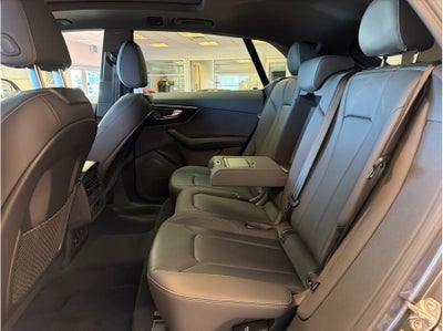 2025 Audi Q8 55 TFSI Premium Sport Utility 4D