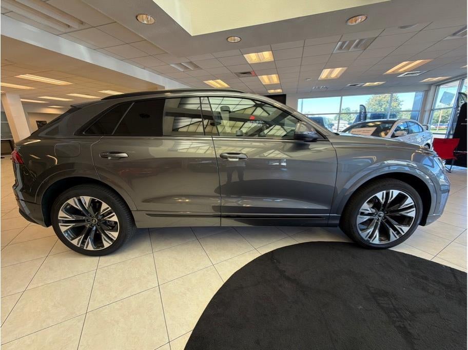2025 Audi Q8 55 TFSI Premium Sport Utility 4D