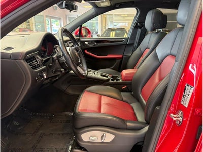 2019 Porsche Macan Sport Utility 4D