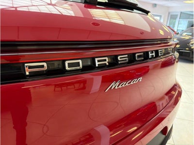 2019 Porsche Macan Sport Utility 4D