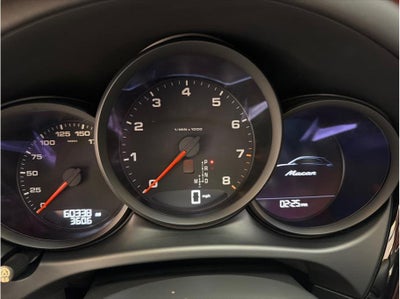 2019 Porsche Macan Sport Utility 4D