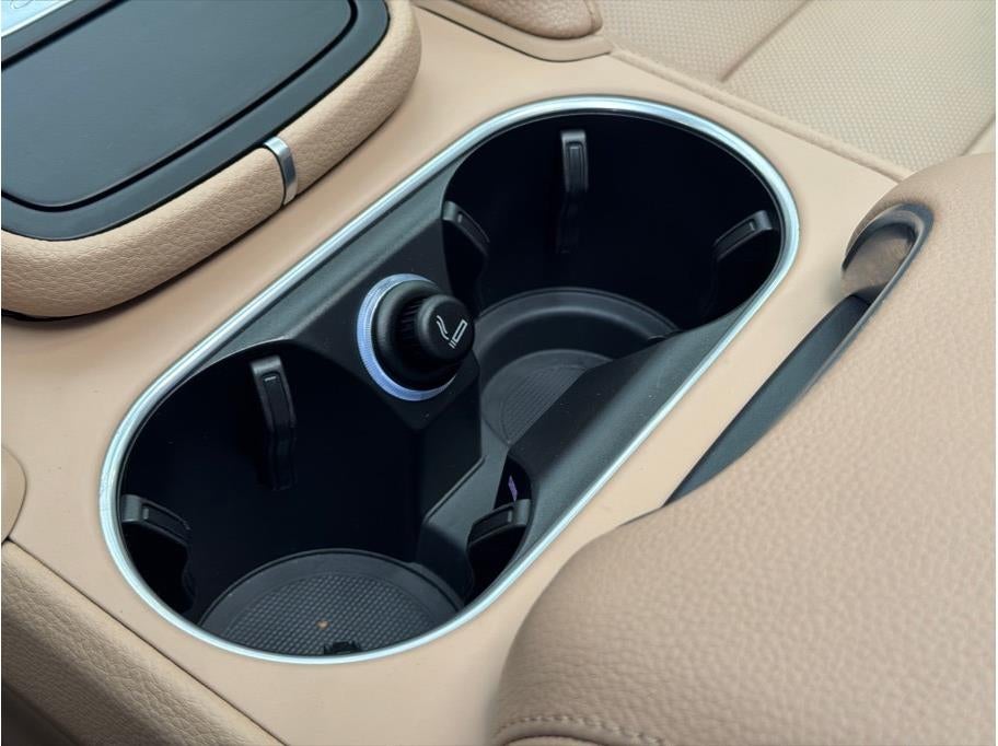 2022 Porsche Cayenne Platinum Edition Sport Utility 4D