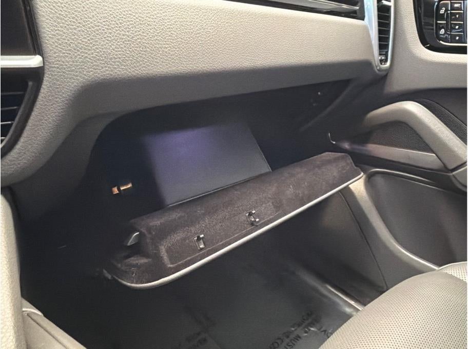 2021 Porsche Cayenne E-Hybrid Sport Utility 4D