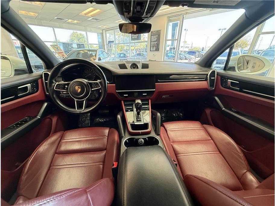 2022 Porsche Cayenne E-Hybrid Sport Utility 4D