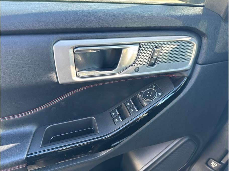 2023 Ford Explorer ST-Line Sport Utility 4D