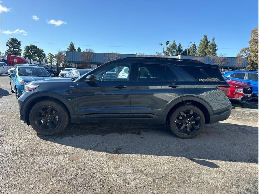 2023 Ford Explorer ST-Line Sport Utility 4D