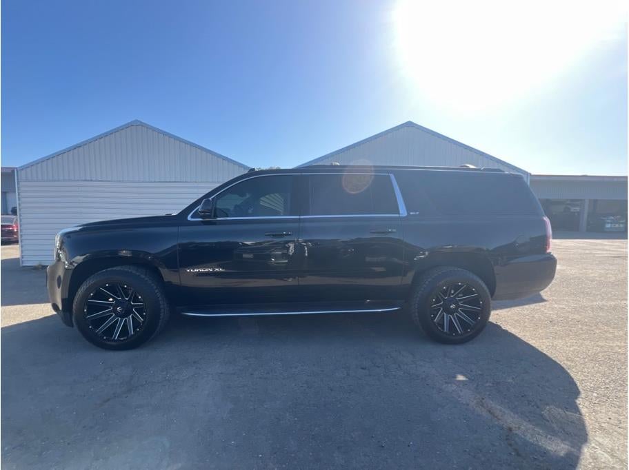 2017 GMC Yukon XL SLT Sport Utility 4D