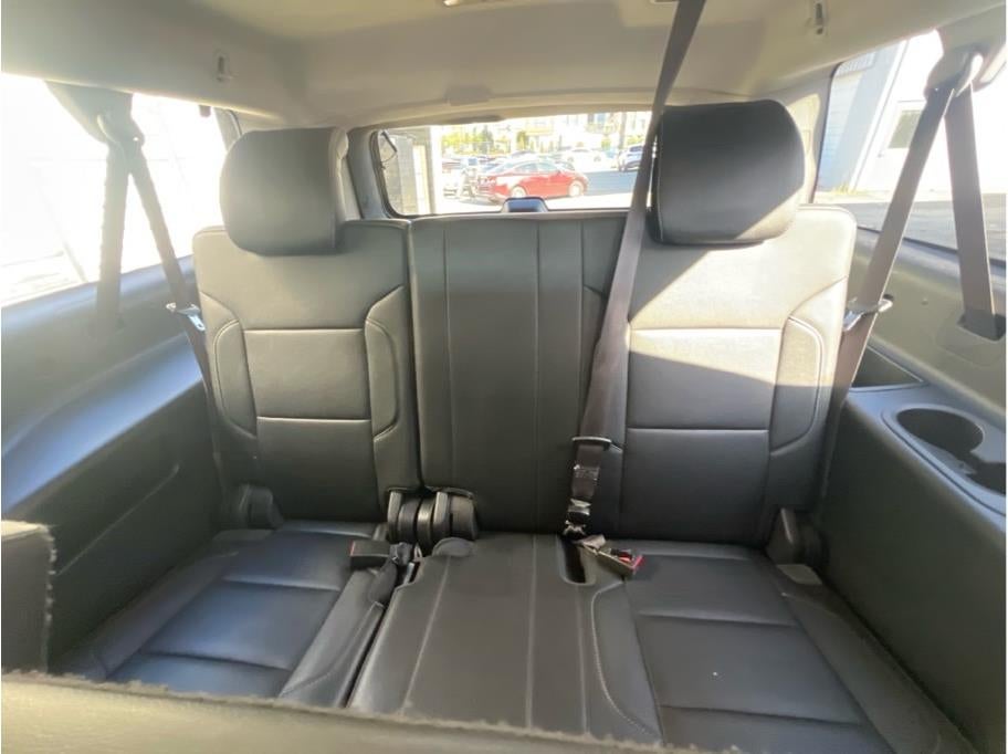 2017 GMC Yukon XL SLT Sport Utility 4D