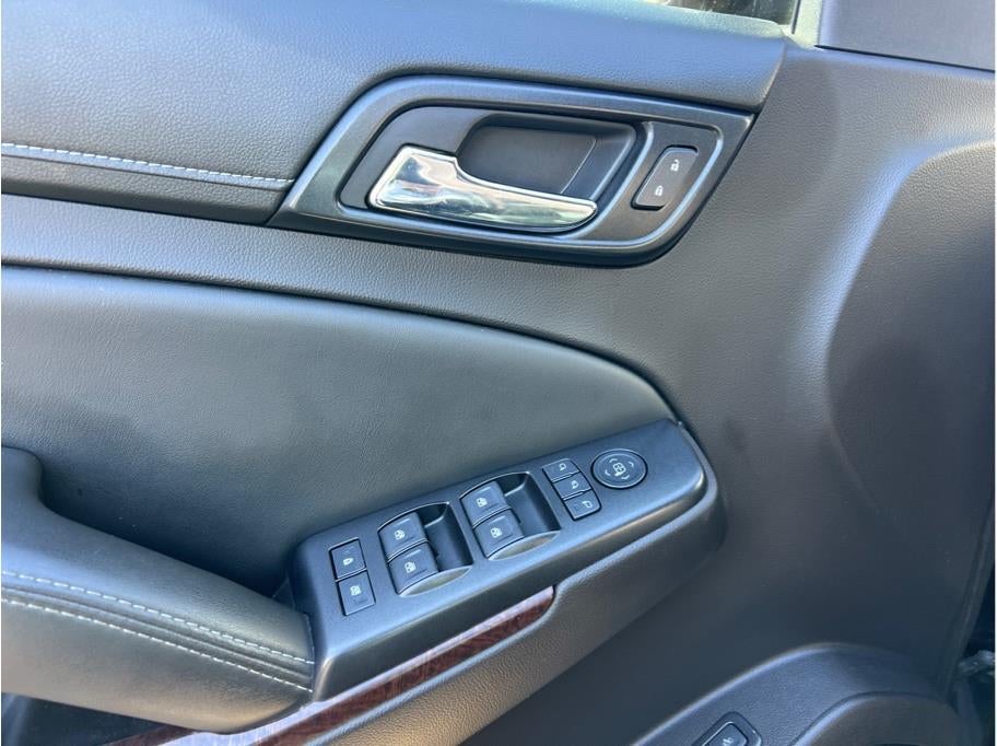 2017 GMC Yukon XL SLT Sport Utility 4D