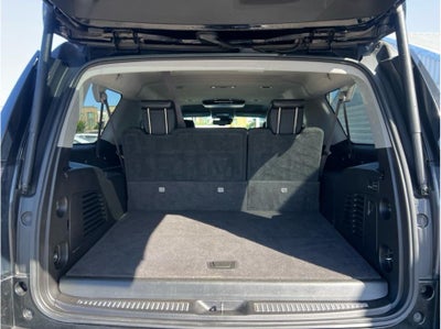 2017 GMC Yukon XL SLT Sport Utility 4D
