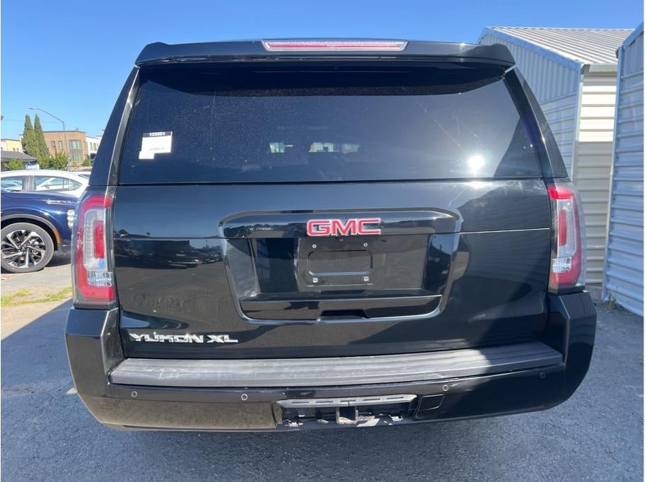 2017 GMC Yukon XL SLT Sport Utility 4D