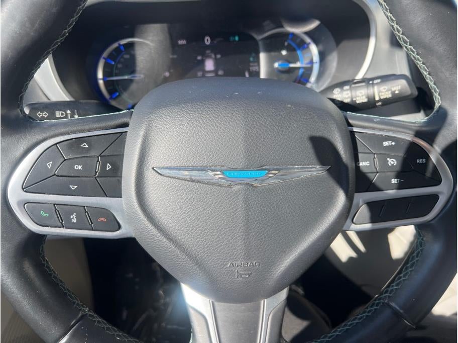 2018 Chrysler Pacifica Hybrid Touring L Minivan 4D