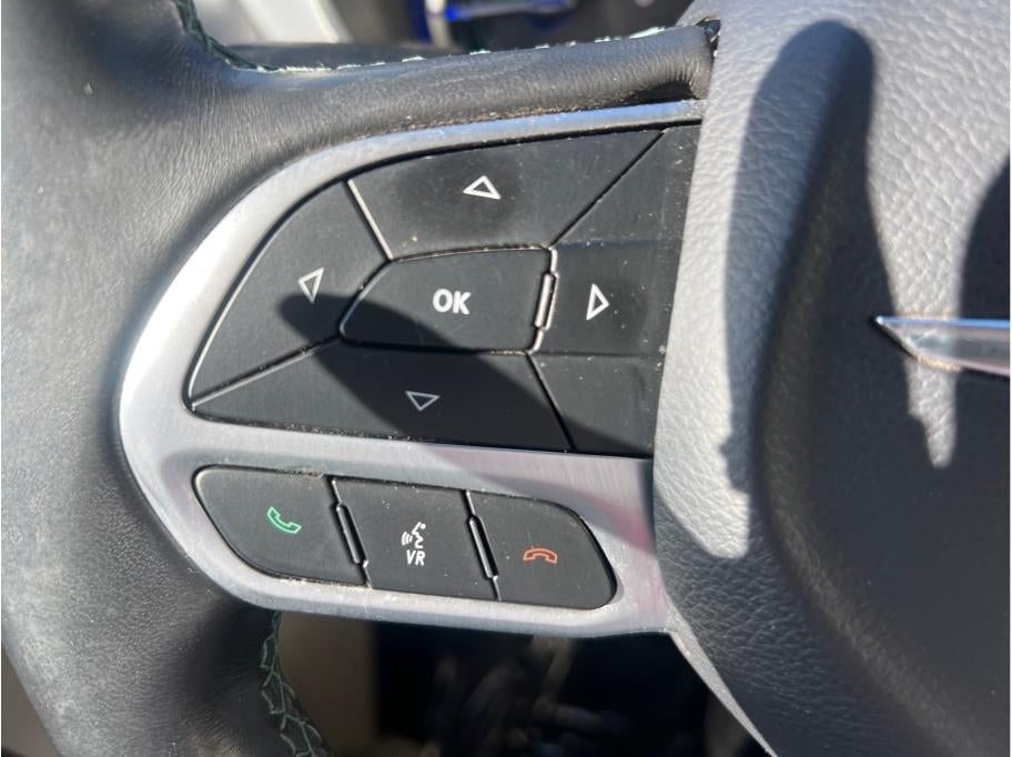 2018 Chrysler Pacifica Hybrid Touring L Minivan 4D