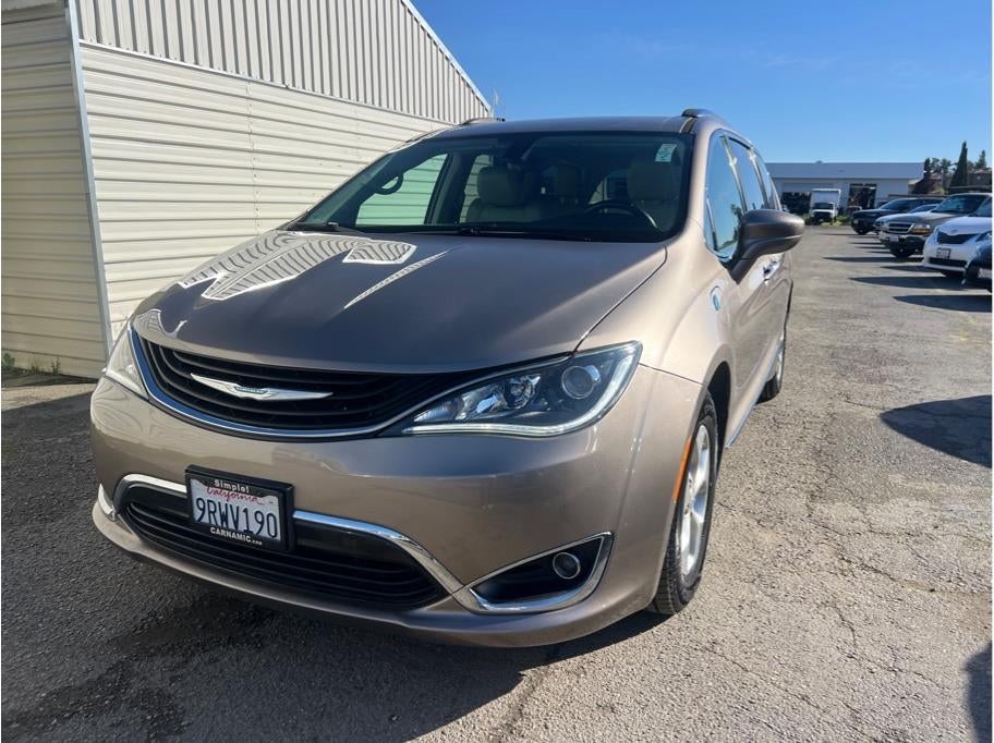 2018 Chrysler Pacifica Hybrid Touring L Minivan 4D