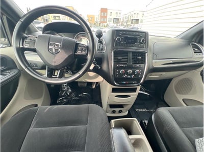 2016 Dodge Grand Caravan Passenger SE Plus Minivan 4D