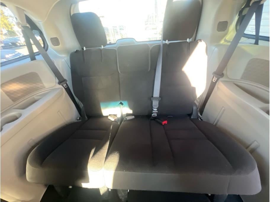 2017 Dodge Grand Caravan Passenger SE Minivan 4D