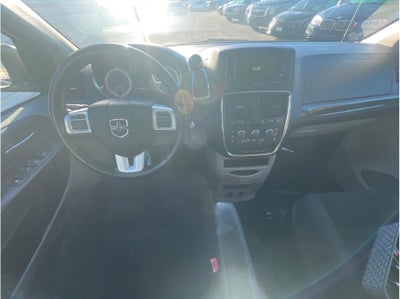 2017 Dodge Grand Caravan Passenger SE Minivan 4D