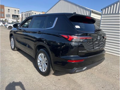 2026 Mitsubishi Outlander ES