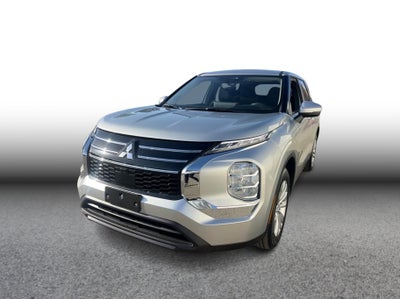 2026 Mitsubishi Outlander ES