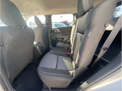 2026 Mitsubishi Outlander ES